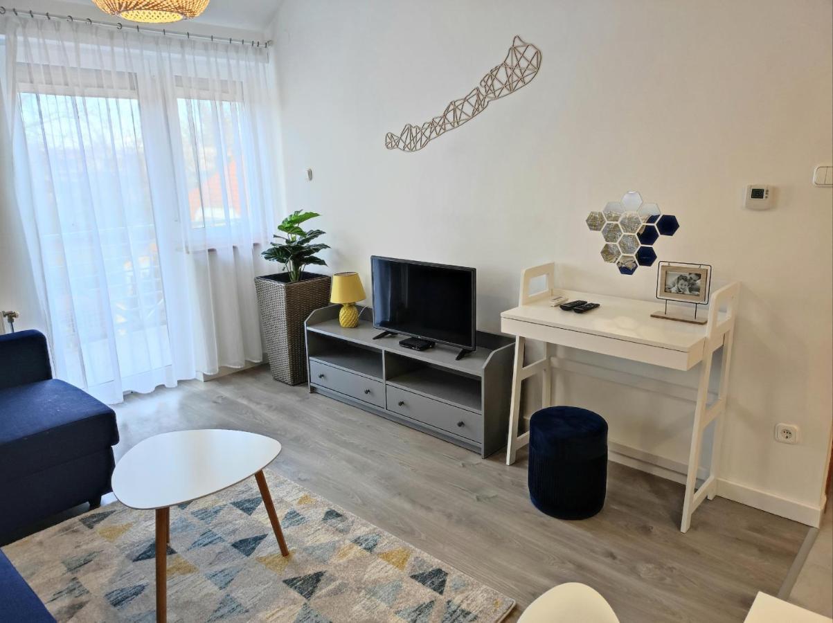 Árnyas Apartmanház Balatonlelle Bagian luar foto