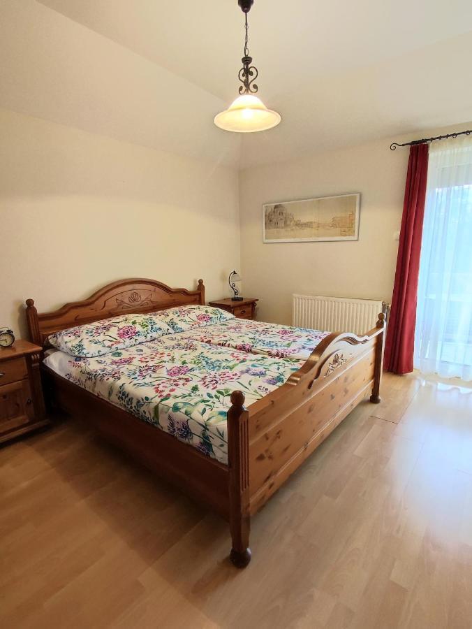Árnyas Apartmanház Balatonlelle Bagian luar foto