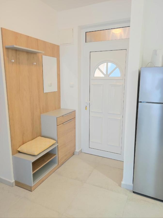 Árnyas Apartmanház Balatonlelle Bagian luar foto