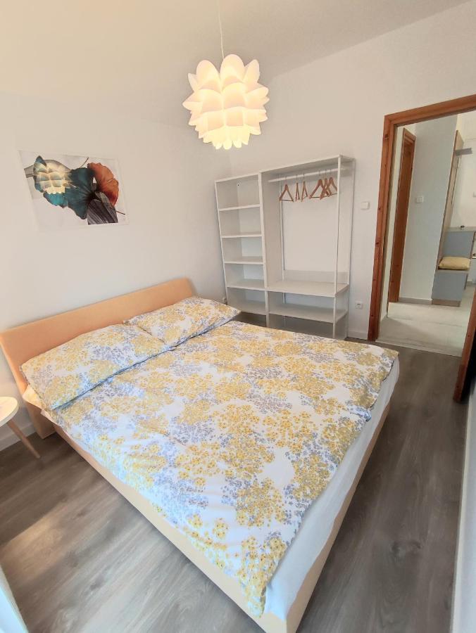 Árnyas Apartmanház Balatonlelle Bagian luar foto