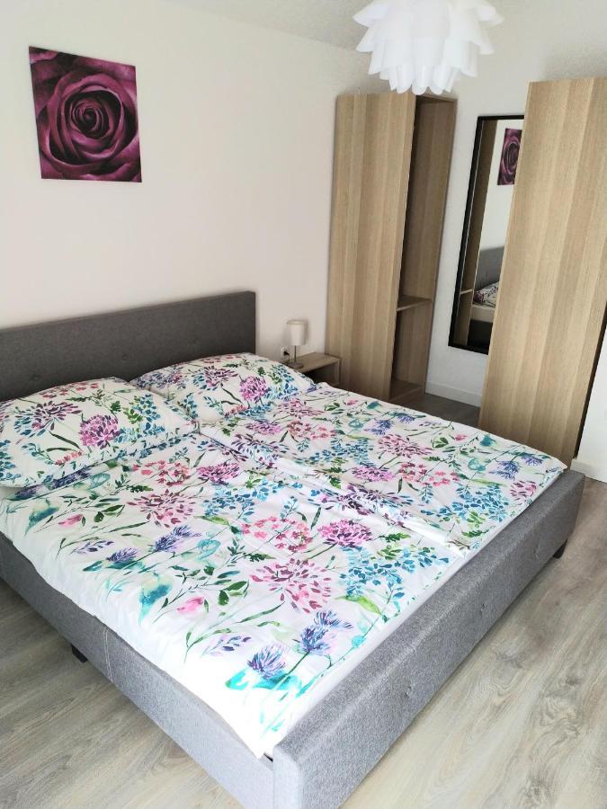 Árnyas Apartmanház Balatonlelle Bagian luar foto