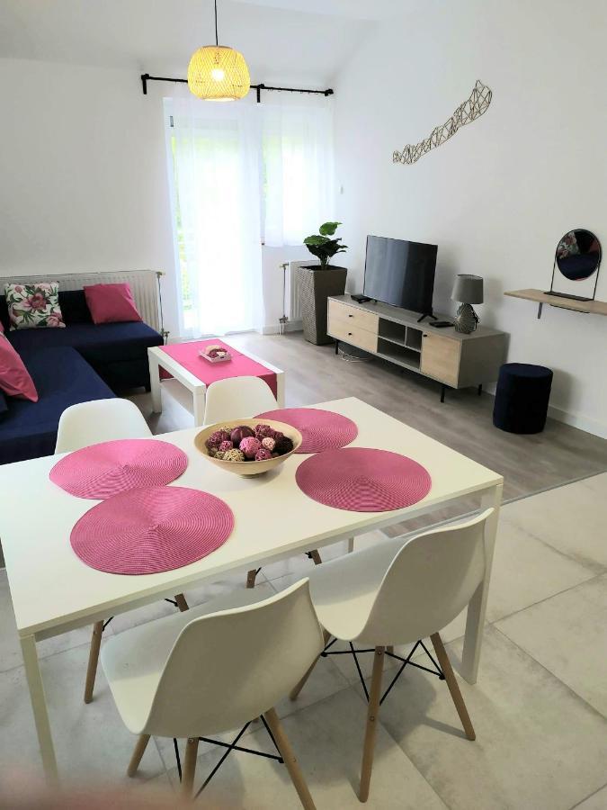 Árnyas Apartmanház Balatonlelle Bagian luar foto